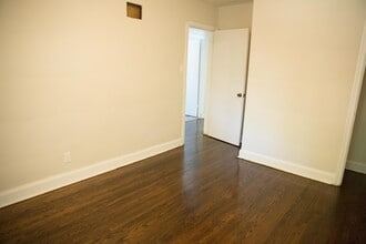 4 Camilla Crescent in Toronto, ON - Building Photo - Building Photo