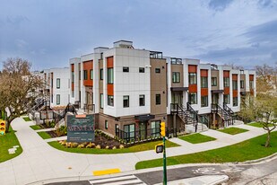 Avenue 33 in Vancouver, BC - Building Photo
