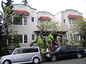 11-23 Montell St in Oakland, CA - Foto de edificio