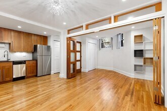 270 Beacon St, Unit 1 in Boston, MA - Foto de edificio - Building Photo