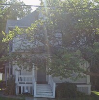 130 12th St, Unit Upper in Rockford, IL - Building Photo