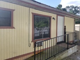 911 W Portage St, Unit A in Kissimmee, FL - Building Photo