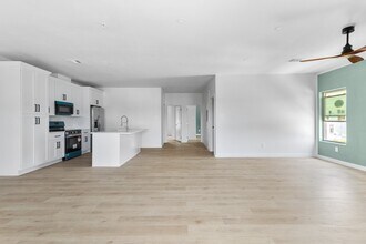 1325 35th St in Galveston, TX - Building Photo - Building Photo