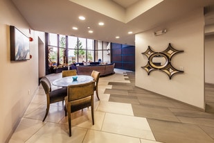 One Lytle Place in Cincinnati, OH - Building Photo