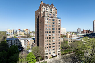 The Renaissance in Chicago, IL - Building Photo - Building Photo