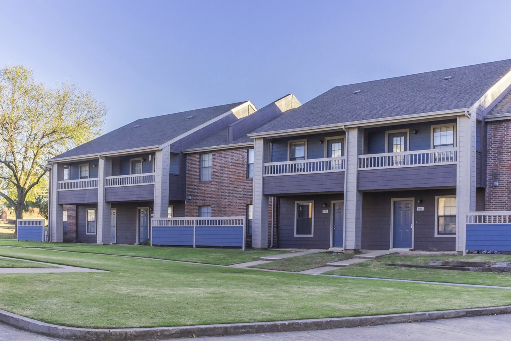 Inverness Apartments in Broken Arrow, OK - Building Photo