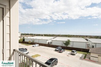 12500 Shadowglen Trce, Unit 10304 in Manor, TX - Building Photo - Building Photo