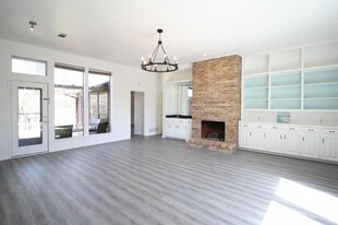 16933 Davenport Ct in Dallas, TX - Building Photo