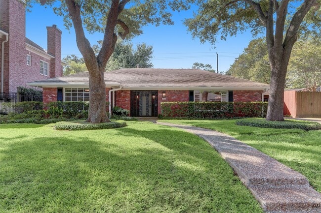 property at 4515 Oakshire Dr