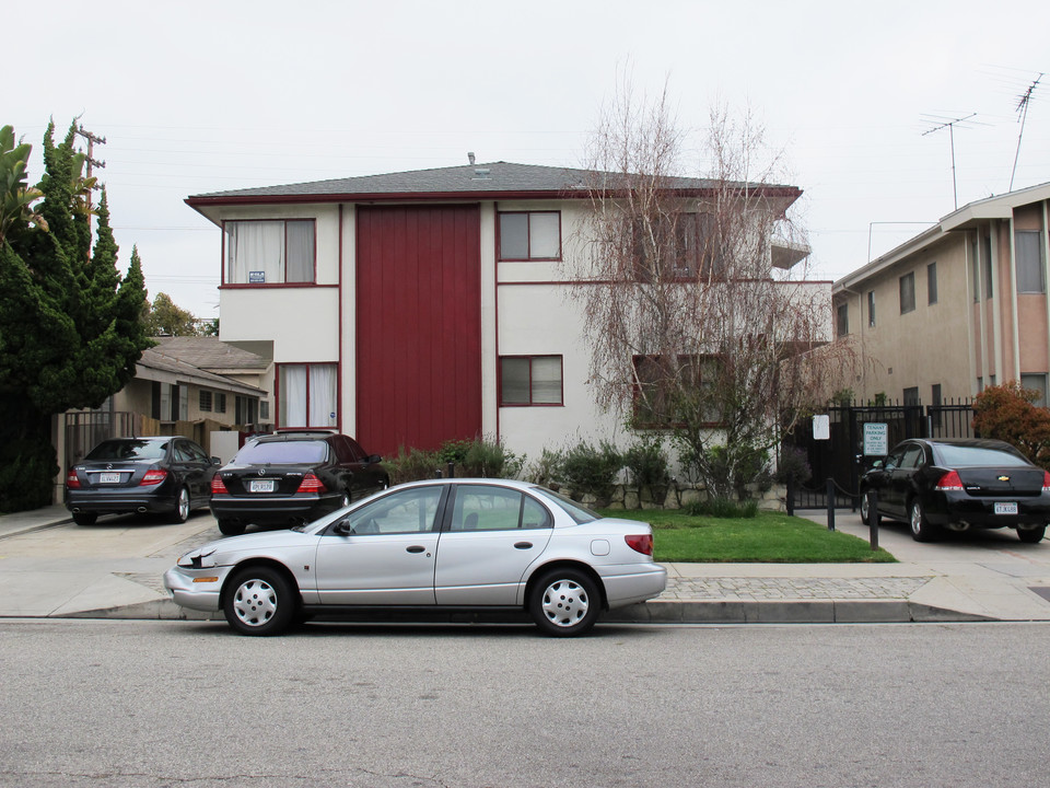 118 N Hayworth Ave in Los Angeles, CA - Building Photo