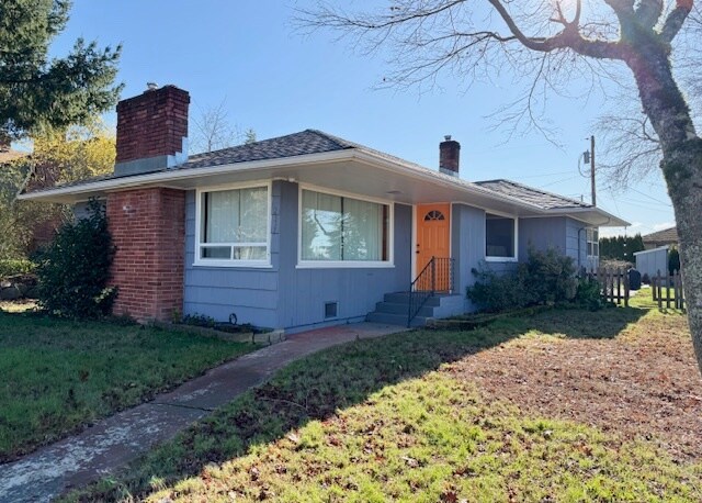 2317 Holman St in Bremerton, WA - Building Photo