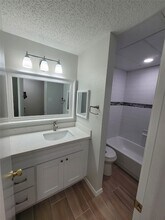 7093 N Holiday Dr in Galveston, TX - Building Photo - Building Photo