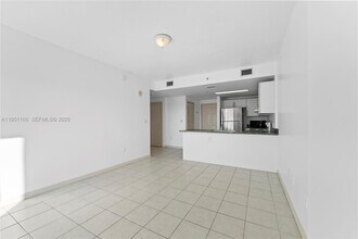 3410 Coral Way, Unit 706 in Miami, FL - Building Photo - Building Photo