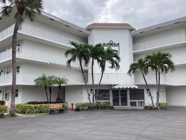 1910 S Ocean Blvd in Delray Beach, FL - Building Photo - Building Photo