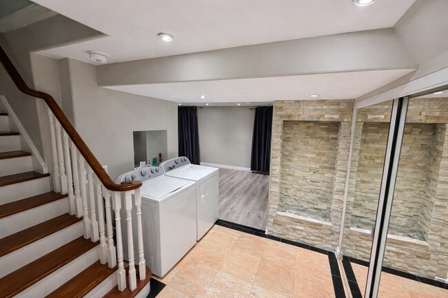 56 Royal Orchard Dr in Brampton, ON - Building Photo - Building Photo