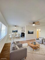 14650 Saticoy St in Los Angeles, CA - Building Photo