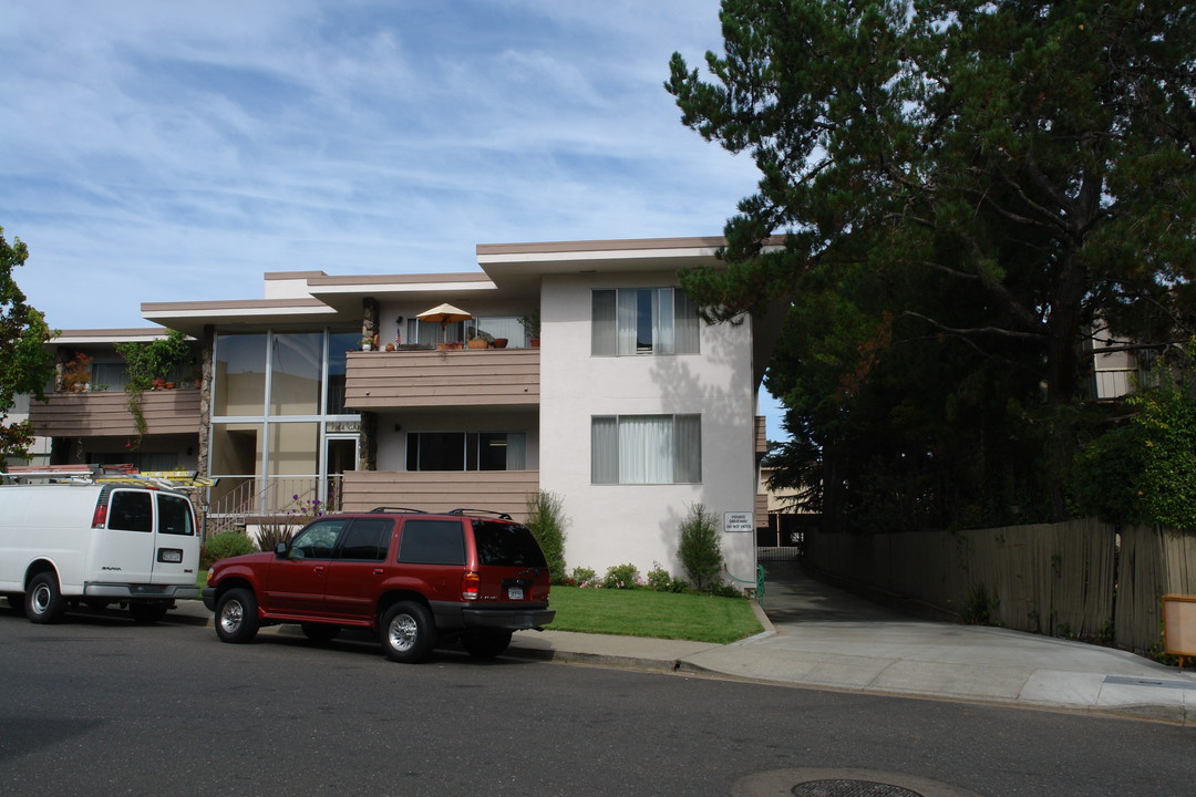 1944 Garden Dr in Burlingame, CA - Foto de edificio