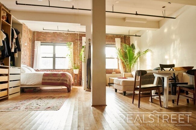 Spacious LOFT in Williamsburg!