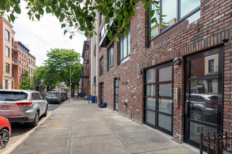 96 Clay St in Brooklyn, NY - Building Photo - Building Photo