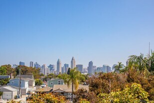 324 D Ave in Coronado, CA - Building Photo