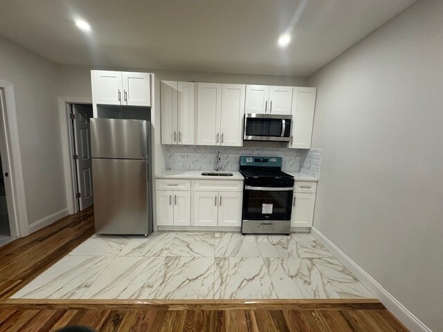 102 Dubois Ave in Staten Island, NY - Building Photo - Building Photo