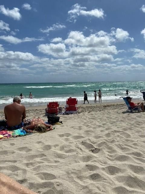 17011 N Bay Rd in Sunny Isles Beach, FL - Foto de edificio - Building Photo