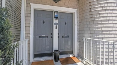 23 W 42nd St in Bayonne, NJ - Building Photo - Building Photo