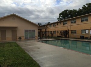 Cordoba Courts in Opa Locka, FL - Building Photo - Building Photo