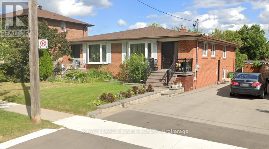 29 Wyndcliff Crescent in Toronto, ON - Building Photo