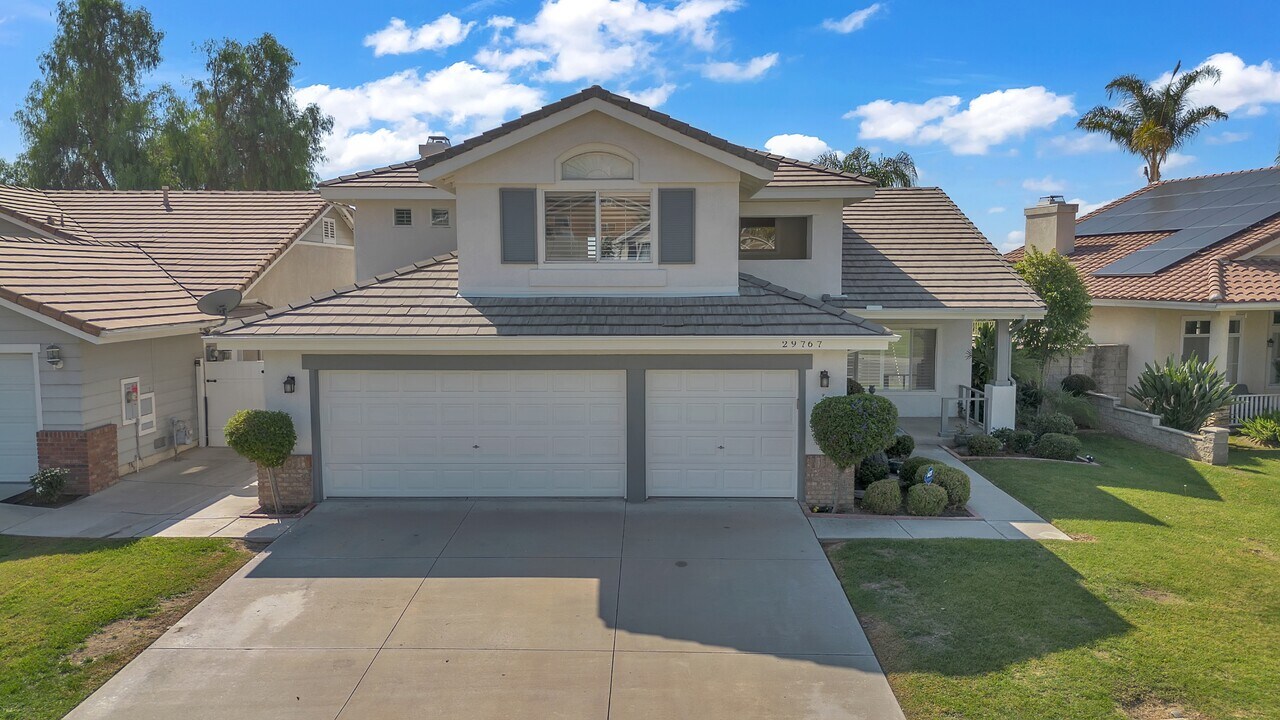29767 Southwood Ln in Highland, CA - Building Photo