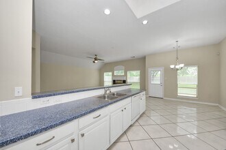 10214 White Oak Trail Ln in Houston, TX - Building Photo - Building Photo