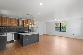 1745 NW 151st St in Opa Locka, FL - Building Photo - Building Photo