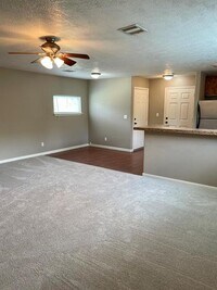 2045 Apache Dr photo'