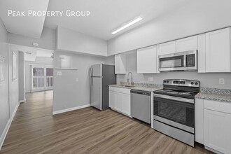 1516 William Howard Taft Rd in Cincinnati, OH - Building Photo - Building Photo