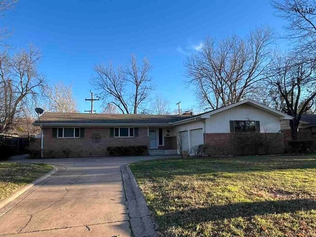property at 2711 Chase Dr