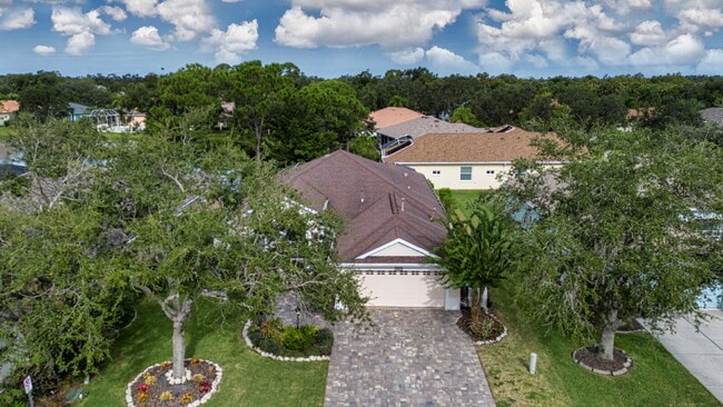 6610 Cheswick St in Sarasota, FL - Building Photo - Building Photo