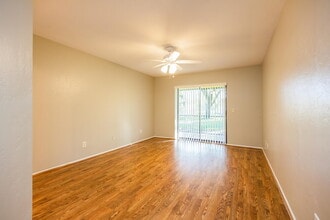 817 SW 9th Ave, Unit 24 in Cape Coral, FL - Building Photo - Building Photo