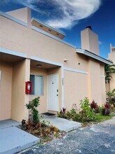 3947 Coral Springs Dr in Coral Springs, FL - Foto de edificio - Building Photo