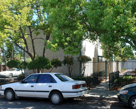 Coral Commons in Santa Rosa, CA - Building Photo - Building Photo