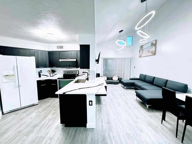 property at 3646 Southpointe Dr