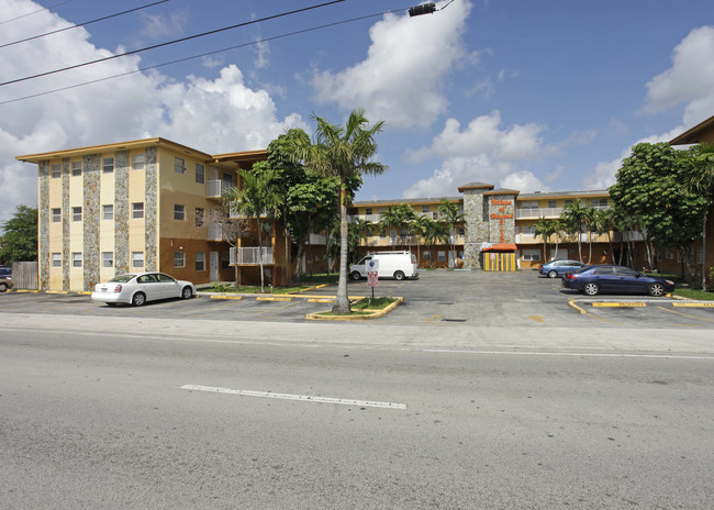 5150 W 12th Ave in Hialeah, FL - Foto de edificio - Building Photo