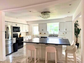 201 Calle Grande Dr in Hollywood, FL - Building Photo - Building Photo