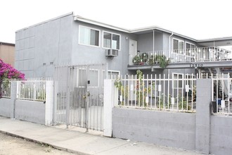 12510 Saticoy St in North Hollywood, CA - Building Photo - Building Photo