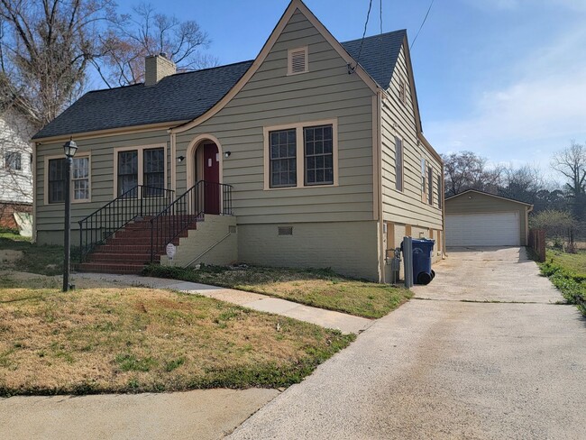 2380 Beecher Rd SW in Atlanta, GA - Building Photo - Building Photo