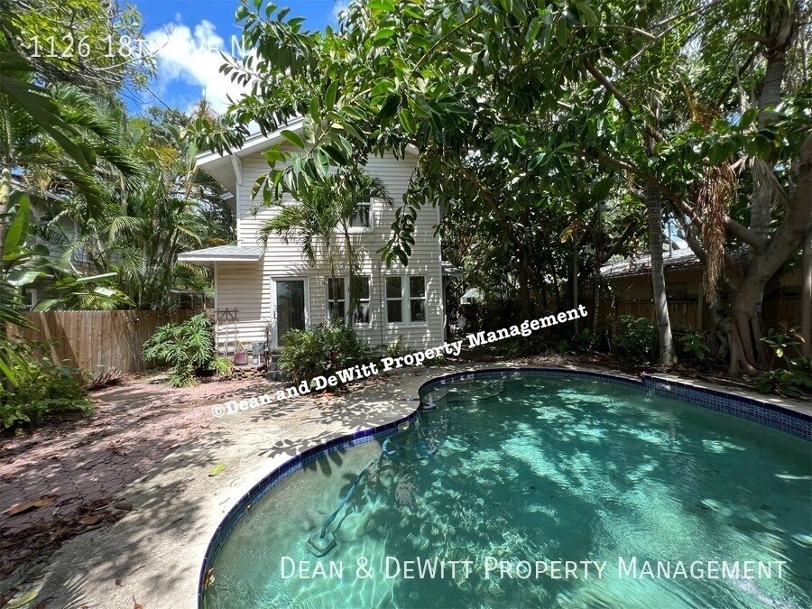 1126 18th Ave N in St. Petersburg, FL - Foto de edificio