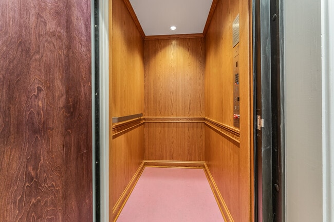 16 Main St in Flemington, NJ - Building Photo - Building Photo