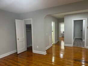 1124 16th St NE-Unit -1 in Washington, DC - Foto de edificio - Building Photo