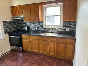 27 Treno St in New Rochelle, NY - Building Photo - Building Photo