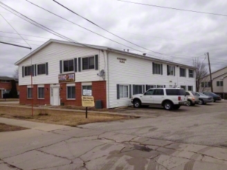 Northwest Plaza Apartments in Cedar Rapids, IA - Building Photo