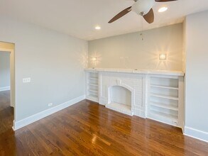 2215 W Foster Ave, Unit 3A in Chicago, IL - Foto de edificio - Building Photo